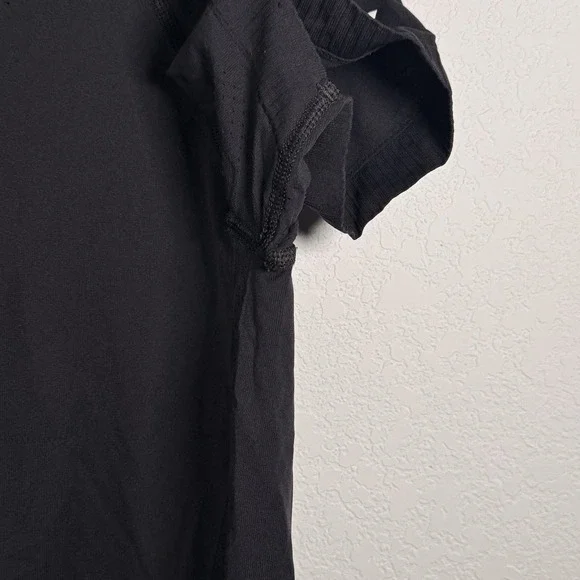 Gymshark Women's Short Sleeve Lightweight | Size Medium - Picture 4 of 7